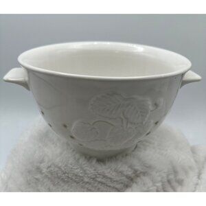 DesignPac Strawberry Embossed White Ceramic Colander